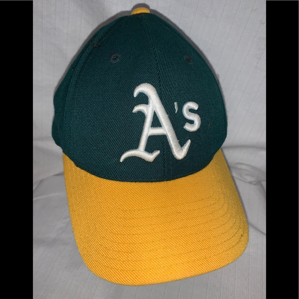 Genuine Merchandise by Logo Athletic Oakland A's Snap Back Hat